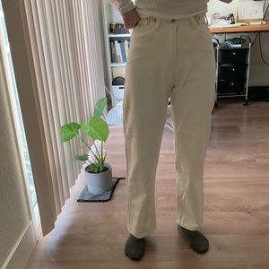 high rise white jeans(NEW)